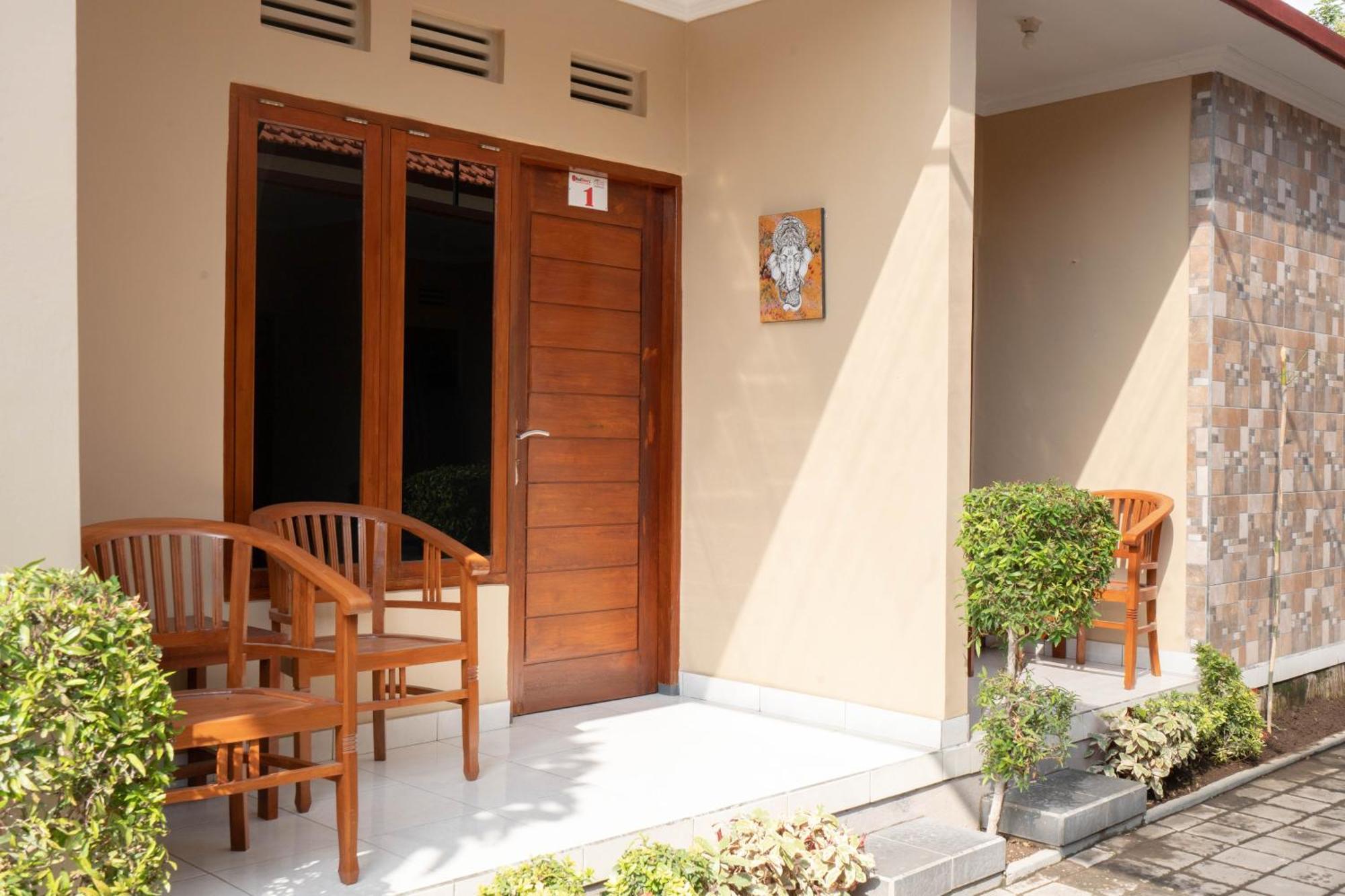 Reddoorz Near Buleleng Harbour 2 Hotel Singaraja  Exterior photo